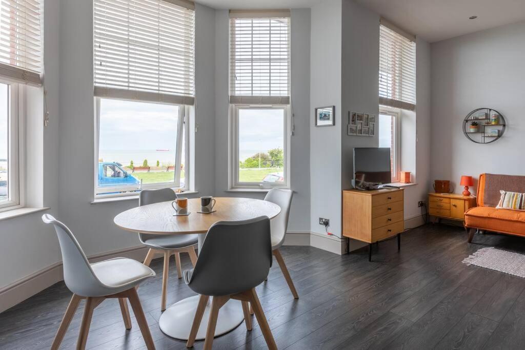 Waves@Walpole - 2 Bed Flat With Amazing Sea Views Apartment Margate Exterior foto
