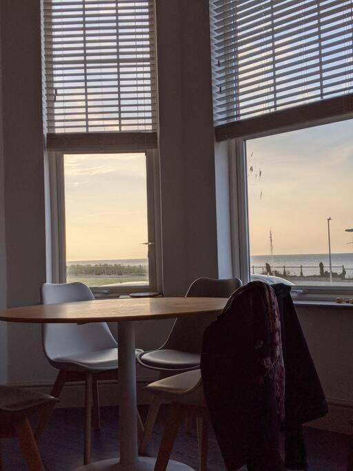 Waves@Walpole - 2 Bed Flat With Amazing Sea Views Apartment Margate Exterior foto